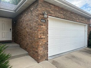 Building Photo - 653 S Hazelnut Ave
