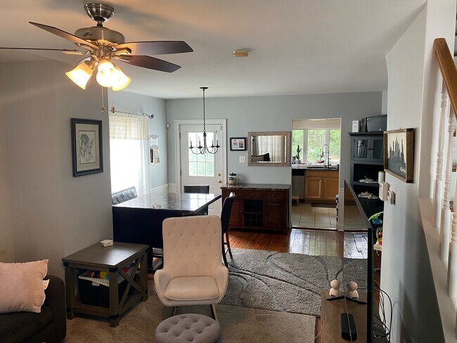 Building Photo - 138 Wilson Ave