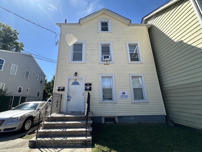 Primary Photo - 84 Guilden St