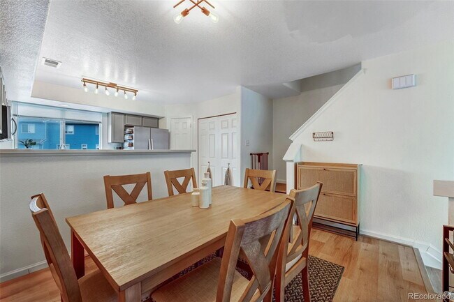 Building Photo - "Charming 2-Bed Townhouse Retreat with 2.5 Baths in Brighton!"