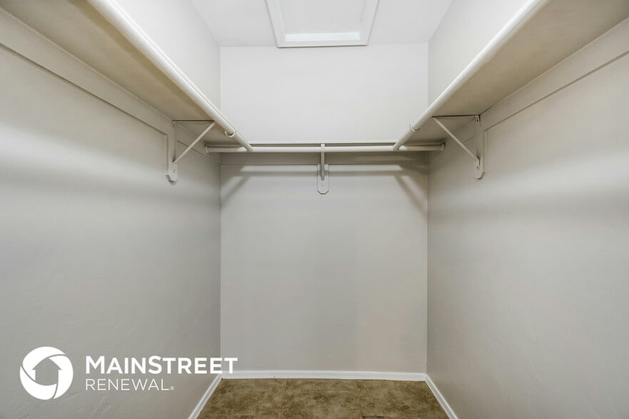 Building Photo - 5040 Fremont Ave