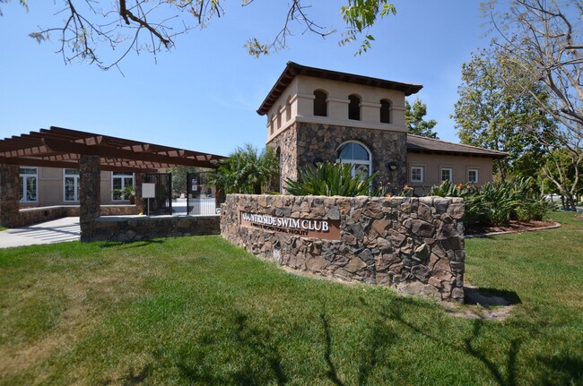 Building Photo - 4Br/3-1/2 bathroom Home