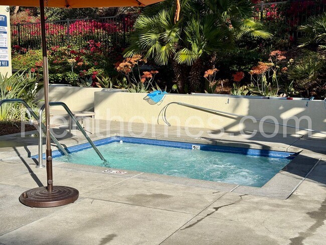 Building Photo - 6705 Elegante Wy