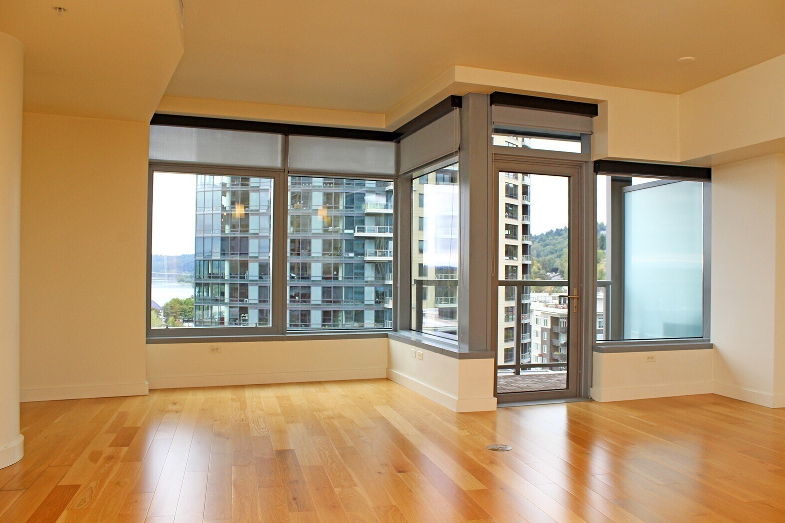 Building Photo - 3601 S River Pkwy