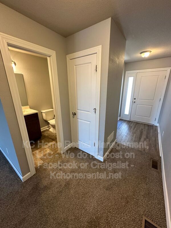 Building Photo - 10541 Kane Dr
