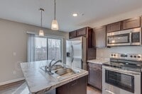 Building Photo - 603 William St