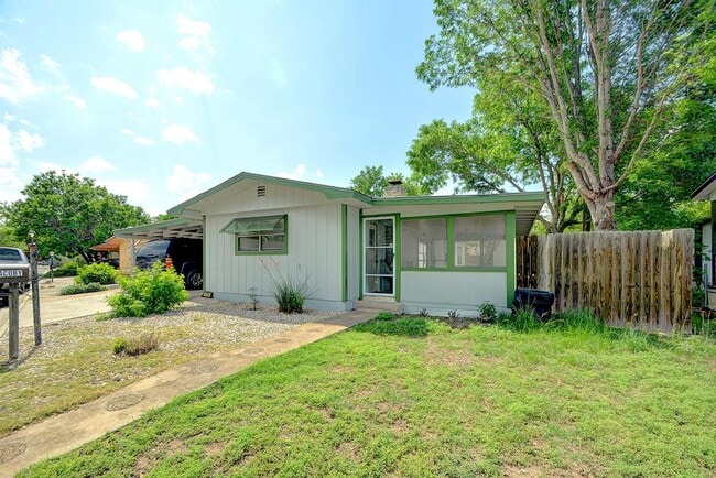 Primary Photo - 109 Arizona Ash Dr
