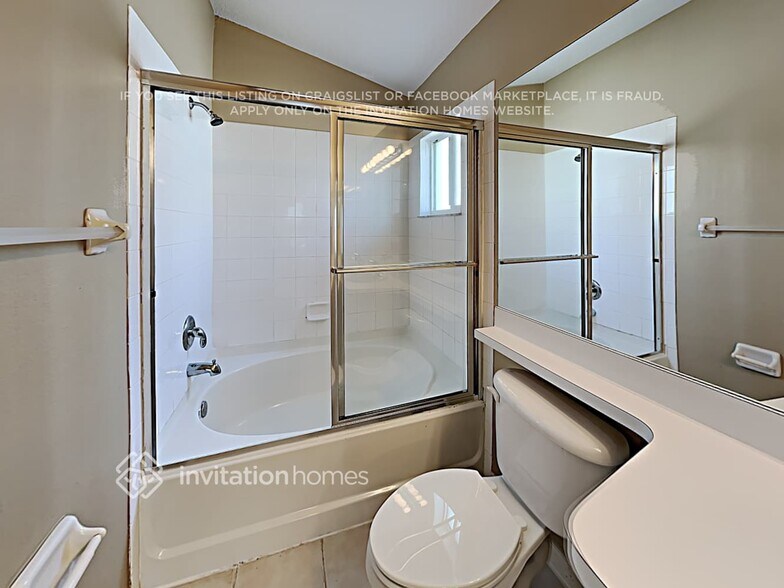 Building Photo - 25830 Bloomsbury Ct