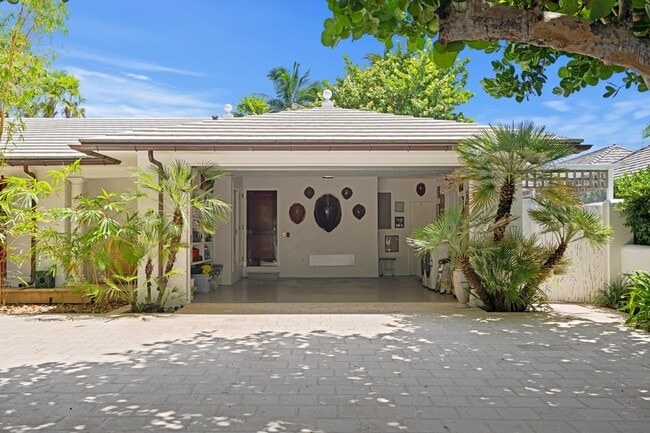 Building Photo - 7500 S Flagler Dr