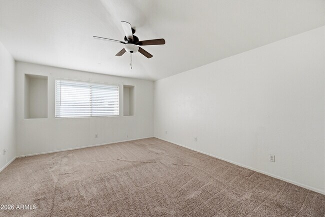 Building Photo - 5613 S 51st Dr