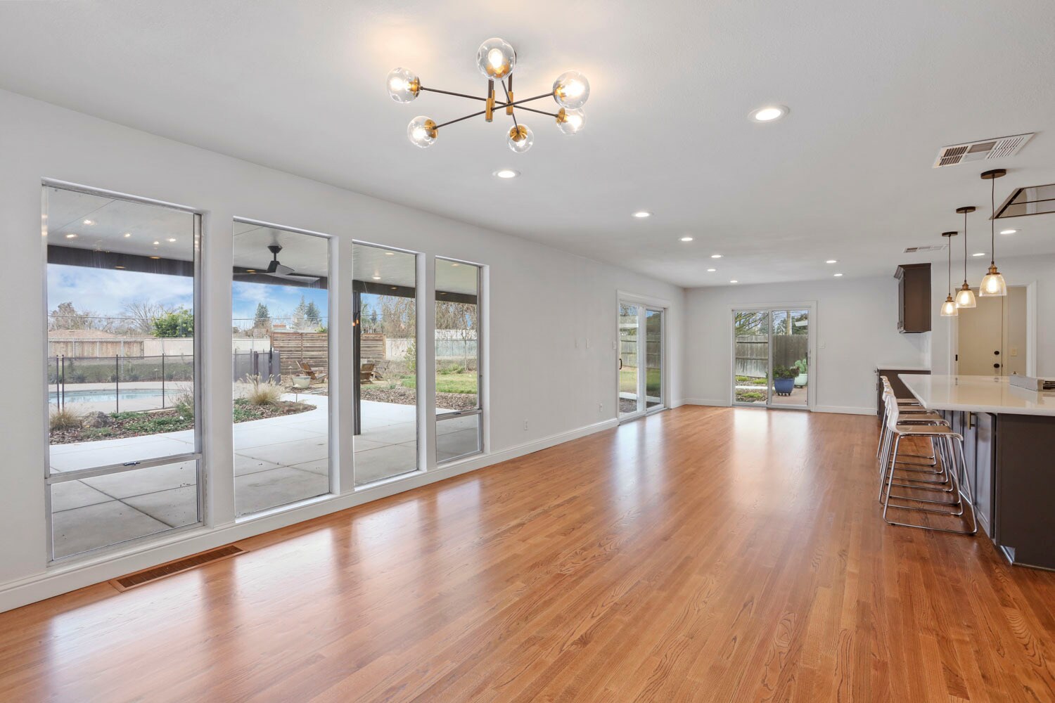 Living space - 1177 Fay Cir