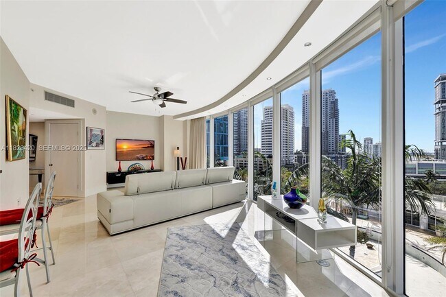 Building Photo - 333 Las Olas Way