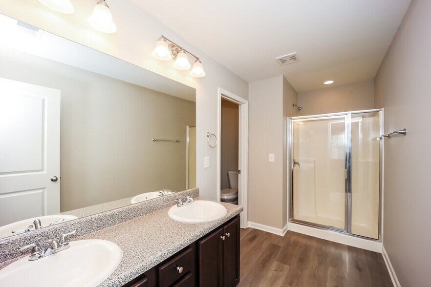 Building Photo - 7 Southwind Cir