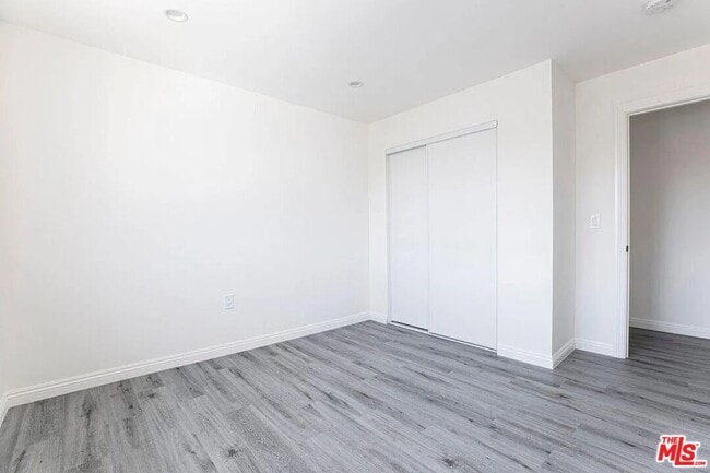 Building Photo - 6817 Bertrand Ave