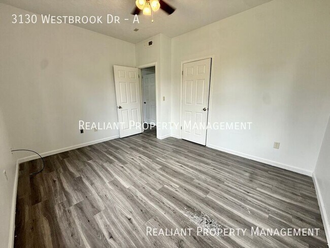 Building Photo - 3130 Westbrook Dr