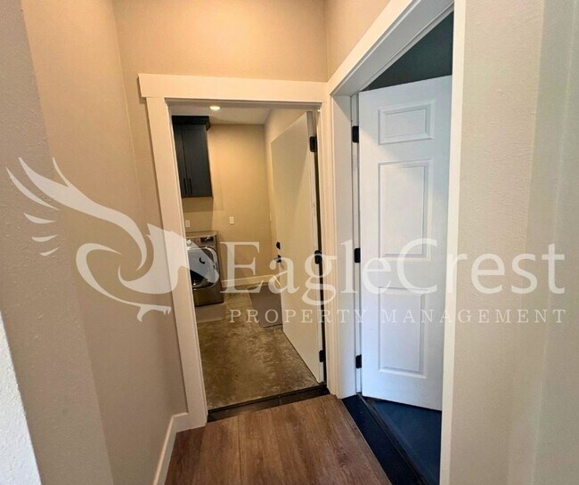 Building Photo - Contemporary Home With A Covered Patio & Quartz Countertops