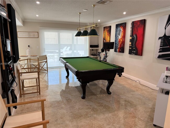 Building Photo - 6951 W Wedgewood Ave