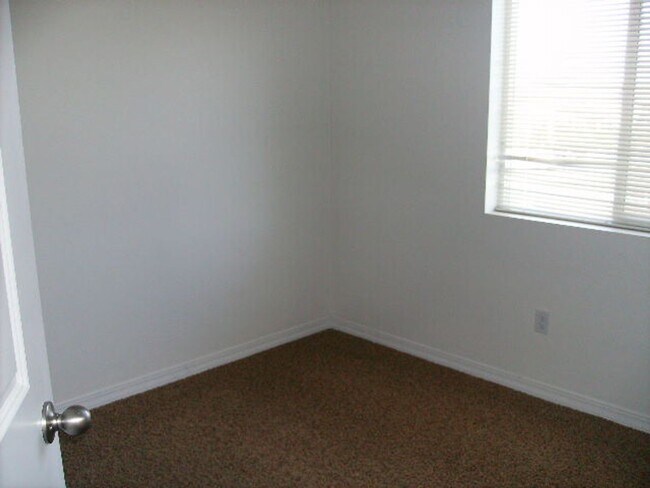 Building Photo - 103 E Mizzou Ct