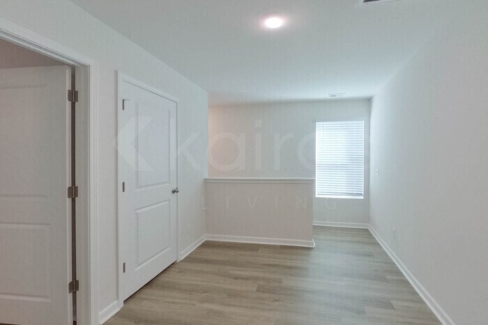 Building Photo - 112 Overstreet Way