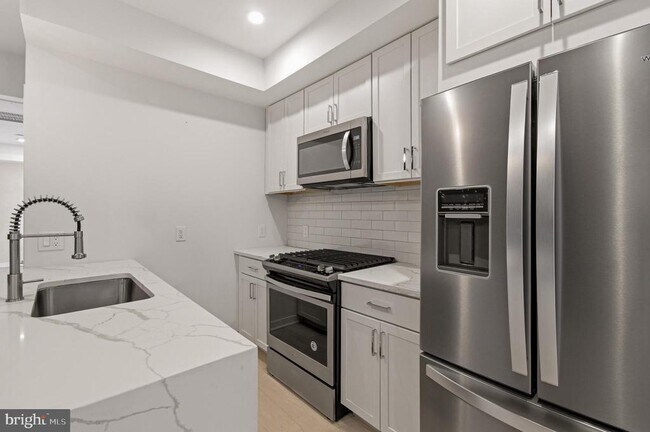 Building Photo - 531 Kennedy St NW