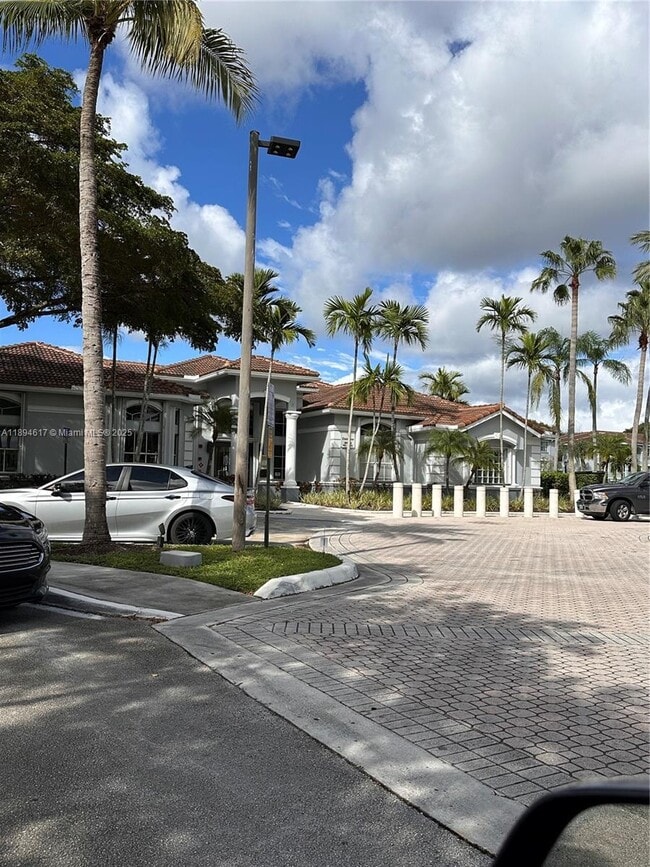 Building Photo - 2-Bed, 2-Bath Apartment with Garage Resort...