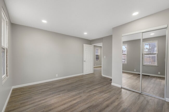 Building Photo - 607 Riverside Ave