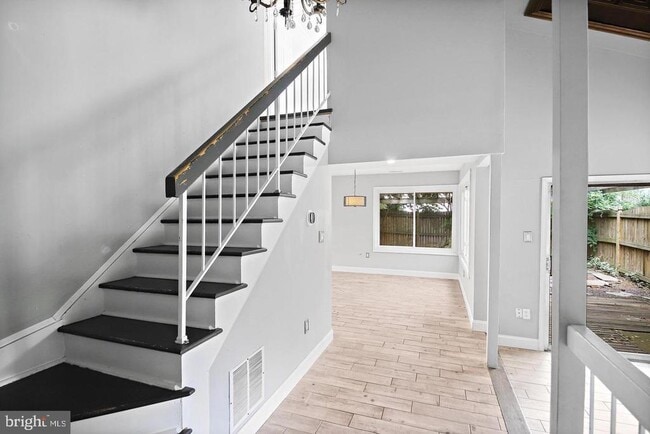 Building Photo - 511 Avondale Dr