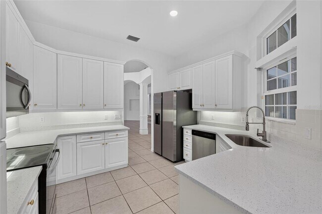 Building Photo - 914 SW 83rd Terrace