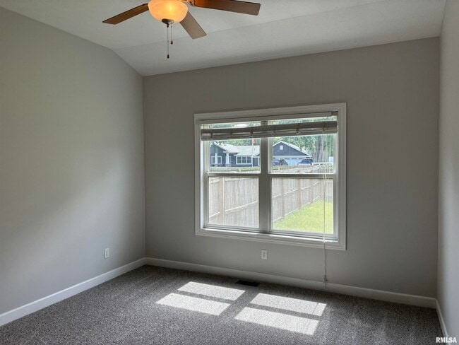 Building Photo - 4632 Thompson Rd