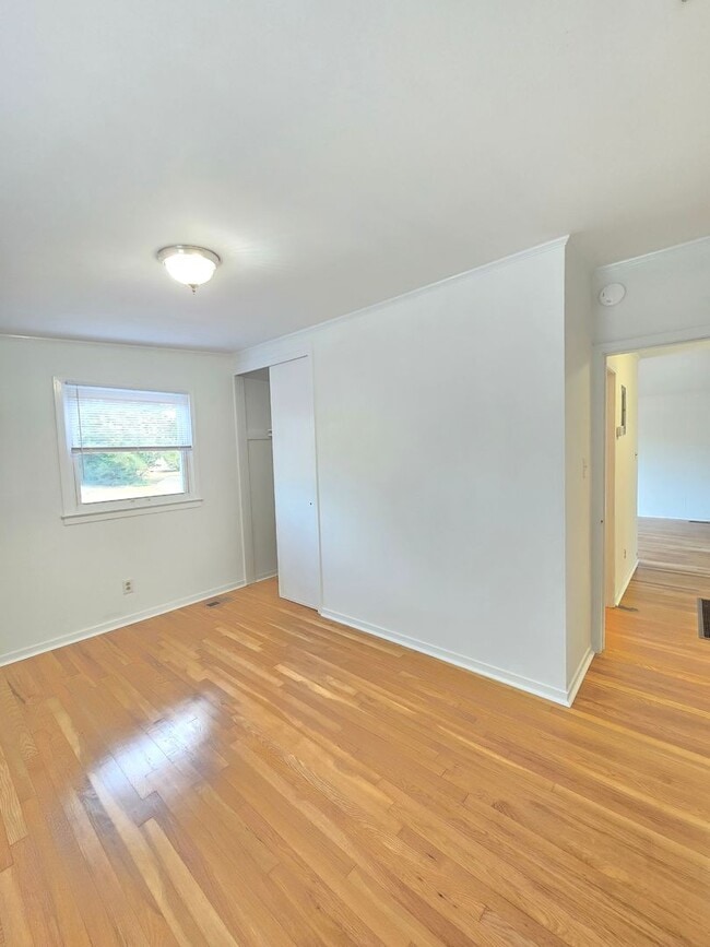 Building Photo - SUNSET PARK - **MOVE IN SPECIAL: $500 OFF ...