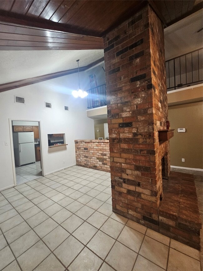 Building Photo - 4011 Alshire Dr