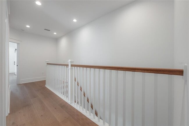 Building Photo - 807 E Ida St