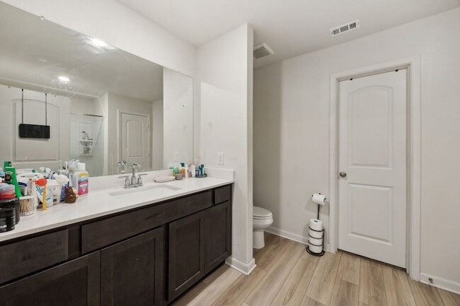 Building Photo - 1417 Sunkiss Dr