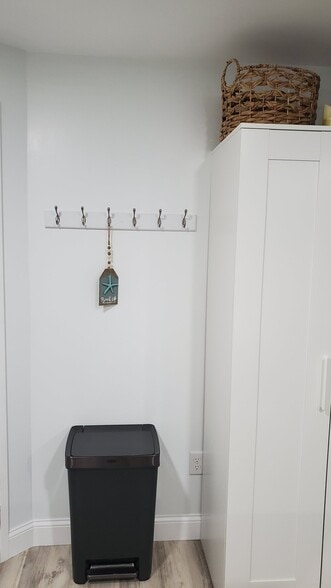 Building Photo - 550 Winnacunnet Rd