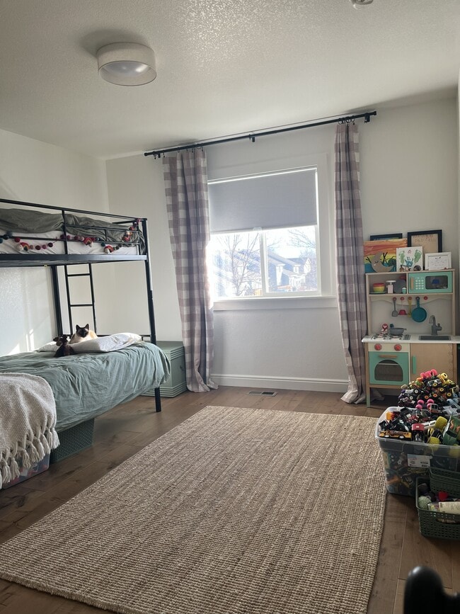 Building Photo - 4565 Lucerne Ave