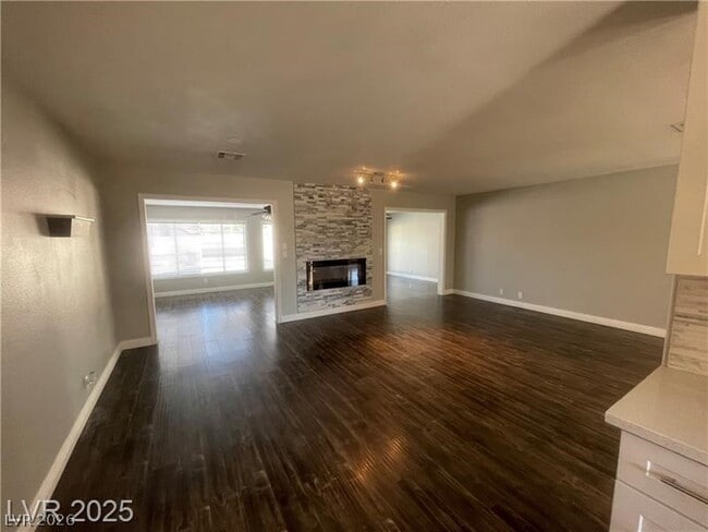 Building Photo - 2265 Heavenly View Dr