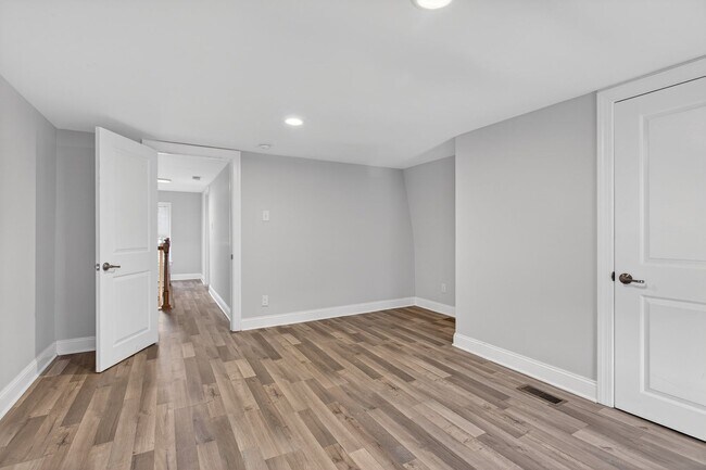 Building Photo - 39 Carroll St