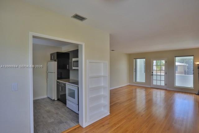 Building Photo - 47 Sidonia Ave