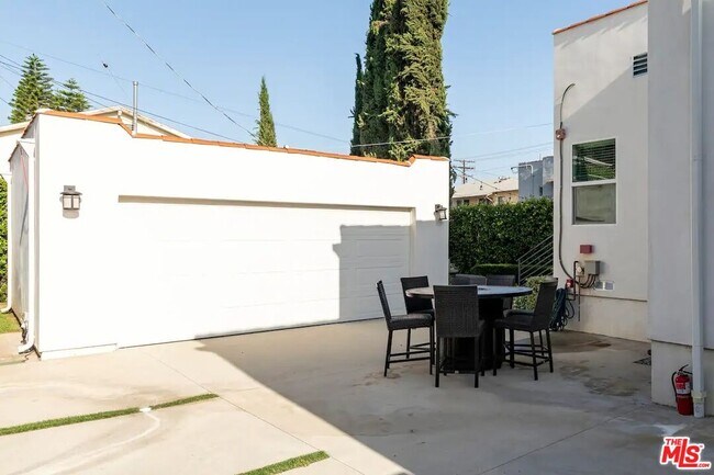 Building Photo - 1207 Reynolds Dr