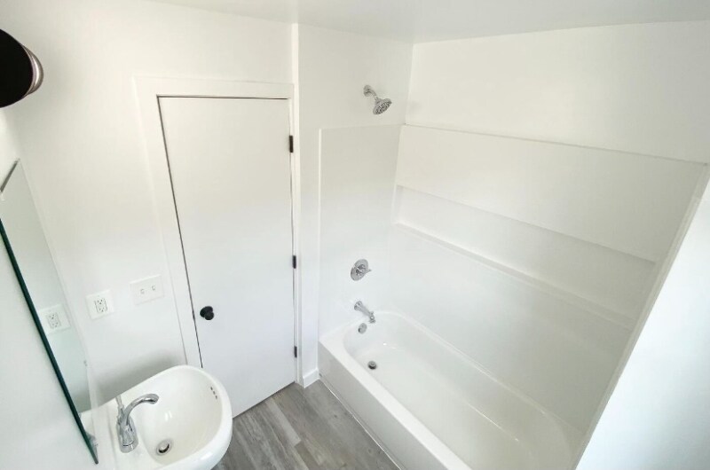 Building Photo - 4609 Quarles St NE