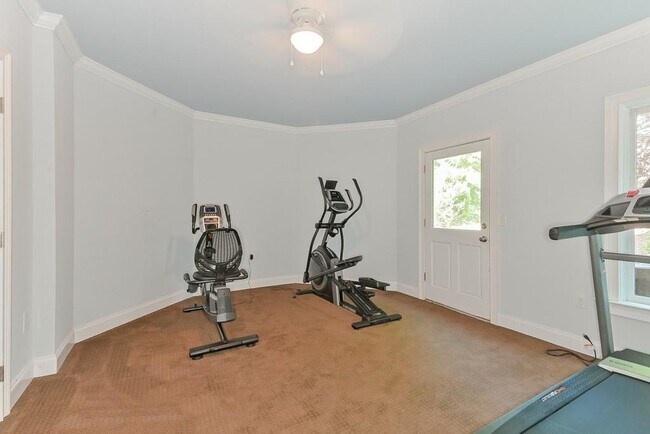 Building Photo - 3030 Sugarloaf Club Dr