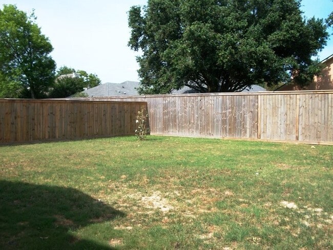 Building Photo - Newer 4 bedroom house off Old Hammond