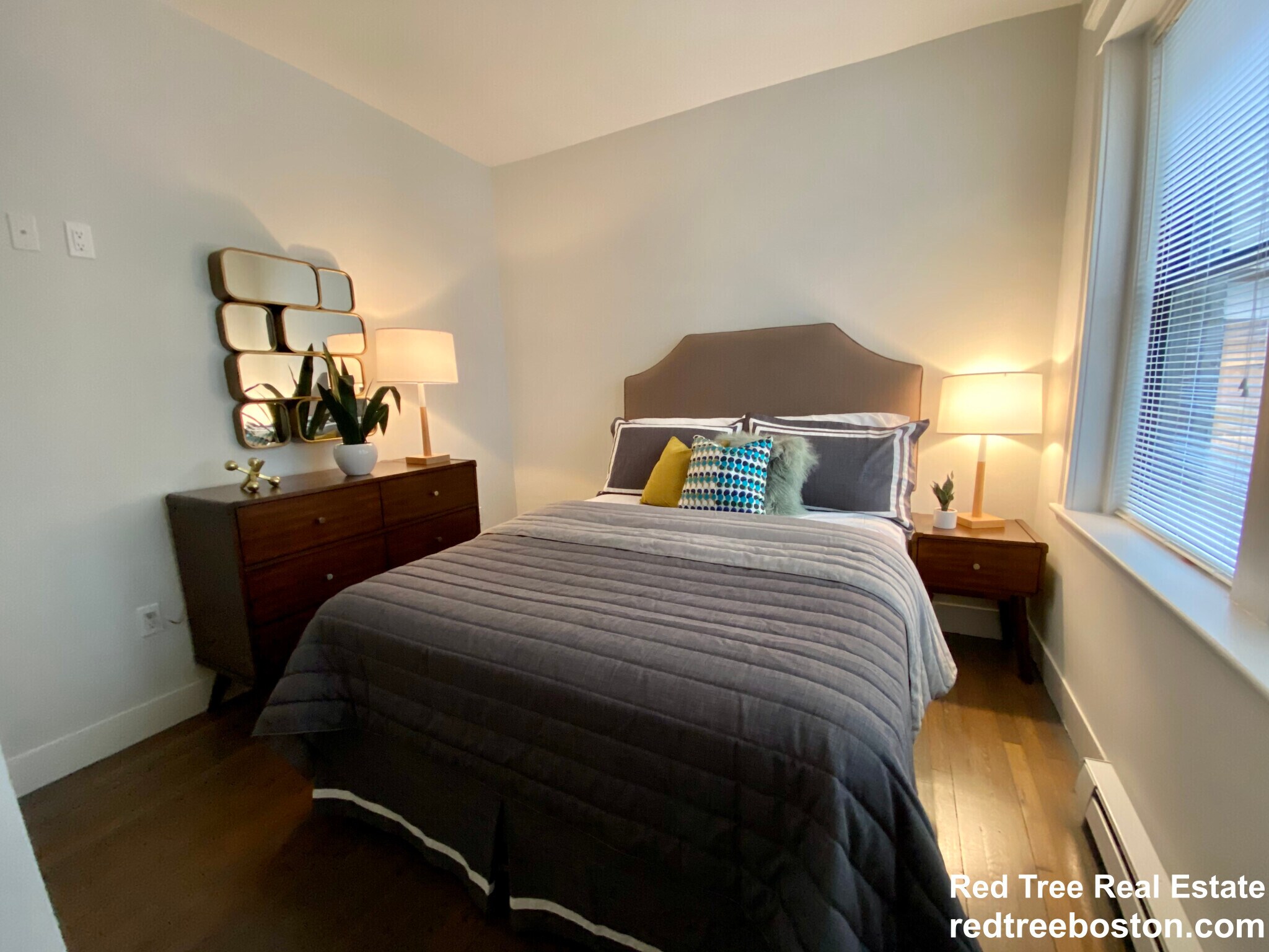 Building Photo - 77 Park Dr