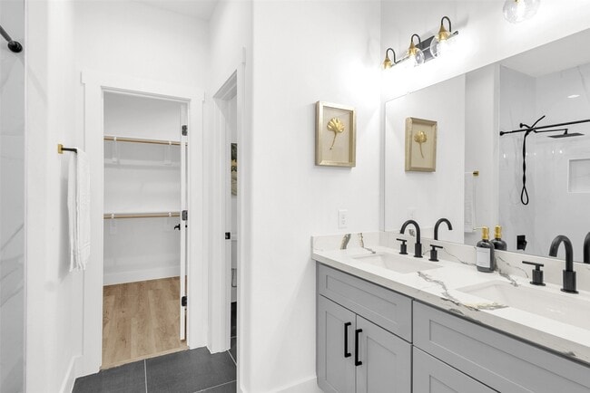 Building Photo - 4321 McKinley St