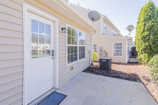 Building Photo - 18457 Streamline Ct