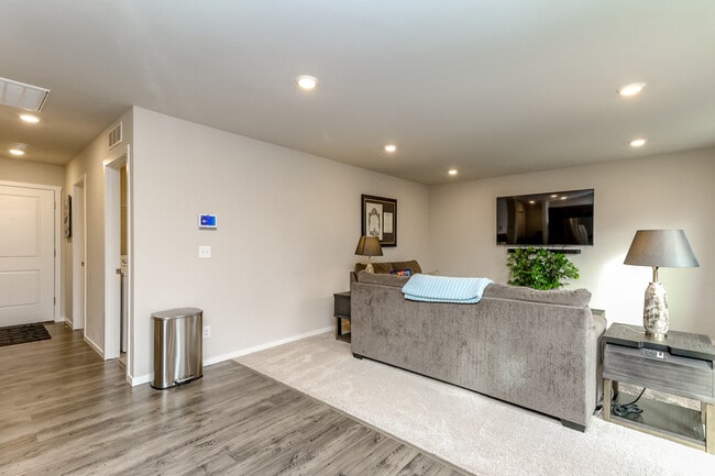 Building Photo - 10710 185th St E