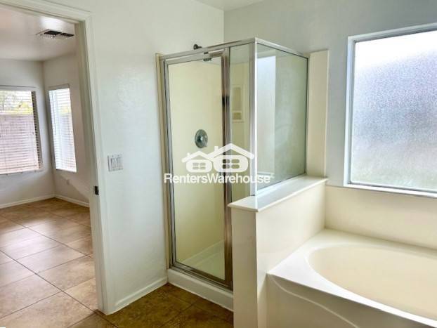 Building Photo - Charming 4BD/2BA Home for Rent in Goodyear