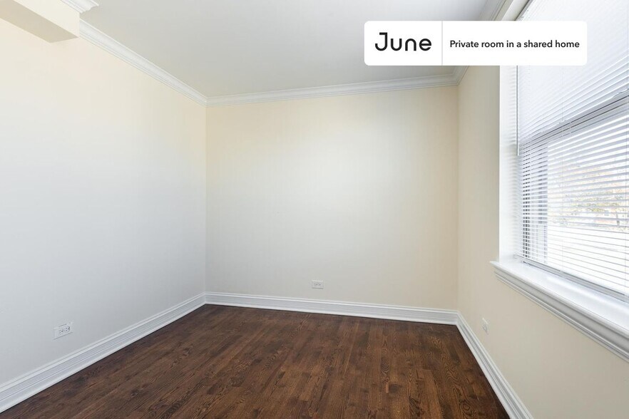 Building Photo - Room in Shared 4 bed/2 bath home