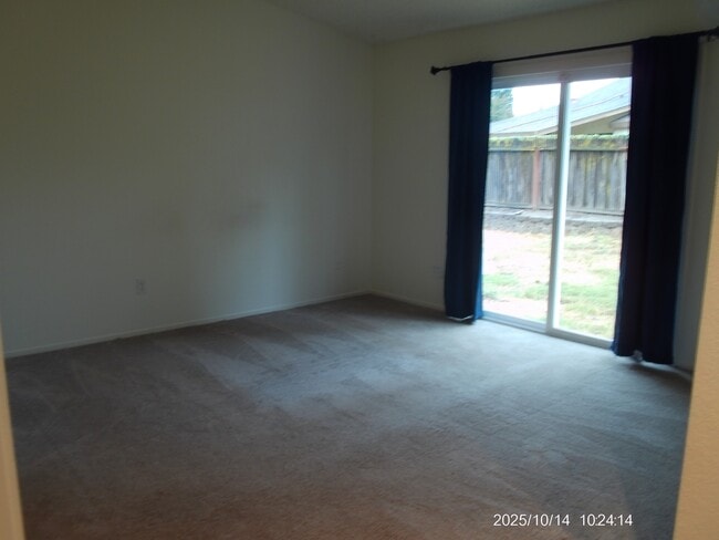 Building Photo - 1074 Beechwood St