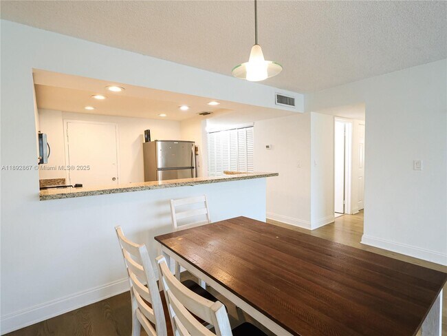 Building Photo - 9125 SW 77th Ave